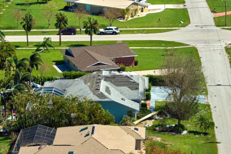 Read more about the article Navigating Florida’s Complex Insurance Landscape: How Global Adjusters Simplifies the Process for You